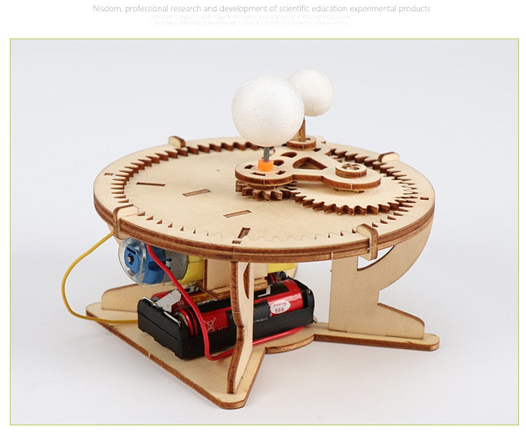 Wooden solar system toy - Woodinout © Learning toys